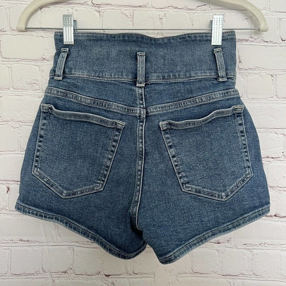 Hollister Ultra High-Rise Mom Short 3" Vintage Stretch Denim Shorts - Size 0/24 - Picture 4 of 6
